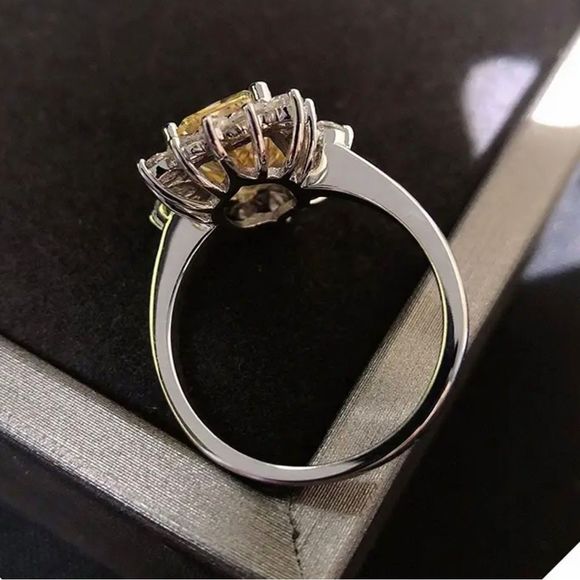 Simulated Citrine Ring Size 6.25 Silver Tone Costume Jewelry Faux Diamonds - Picture 8 of 15